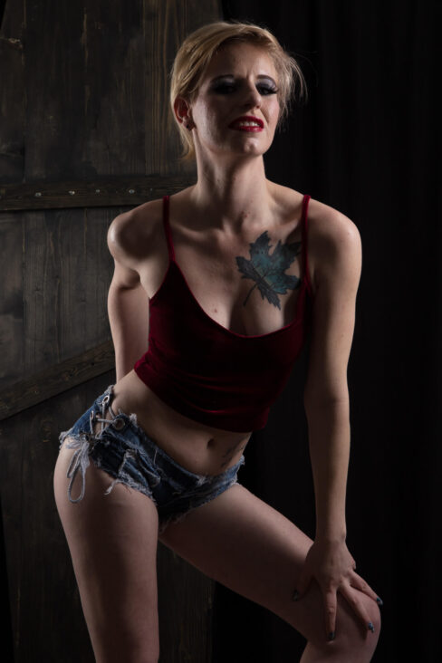4eva.blonde-jean-shorts-maroon-boudoir-photography-moore-ok