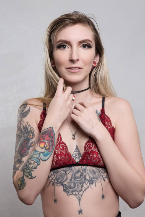 glamour-portrait-olyvia-rayne-maroon-lingerie