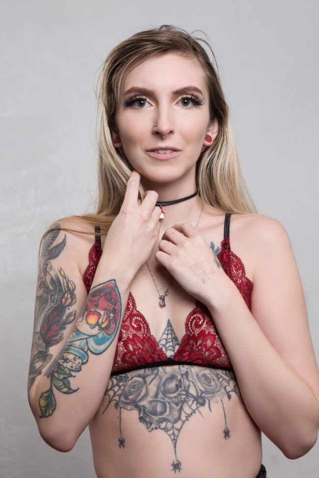 glamour-portrait-olyvia-rayne-maroon-lingerie