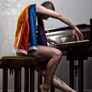 photography-portrait-rainbow-flag-pianist-piano-bald