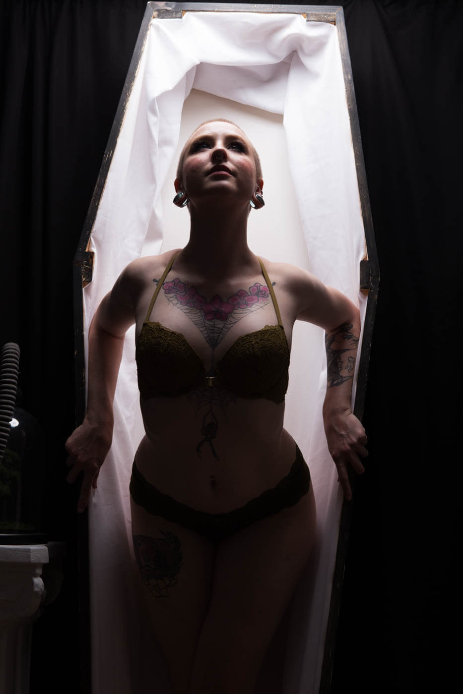 creative-portraits-photographer-in-okc-aiden-hamilton-casket