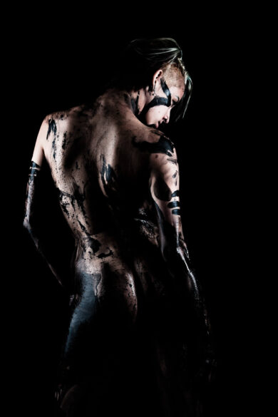 alternative-modeling-portraits-black-body-paint