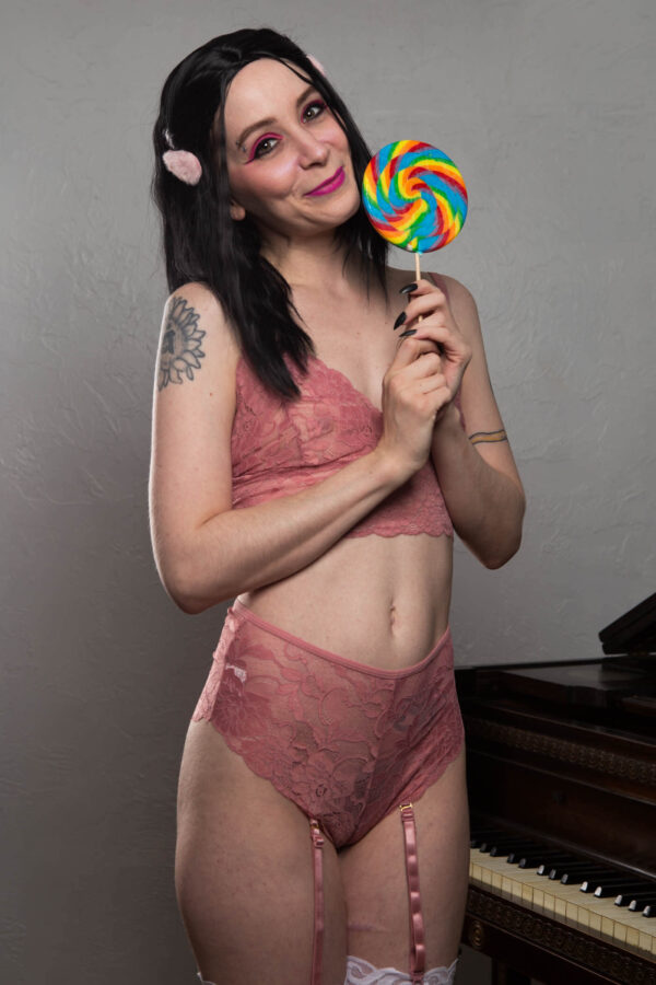 fun-photography-session-emily-curtis-lollipop