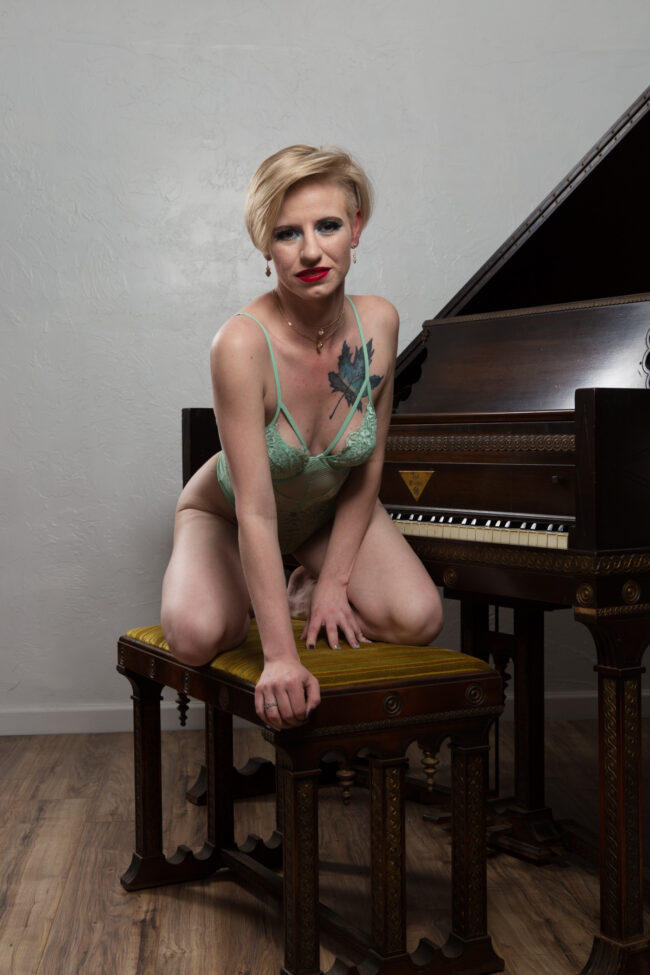 4eva.blonde-pastel-blonde-piano-moore-ok