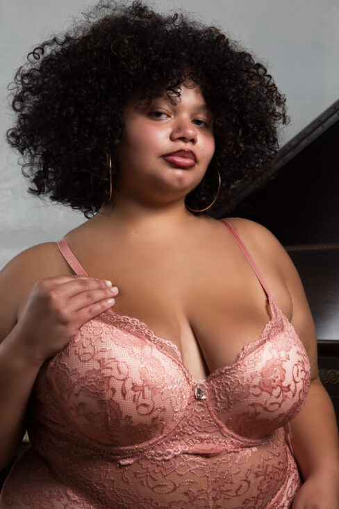 kylee-the-model-light-pink-lingerie-portrait-photography-model