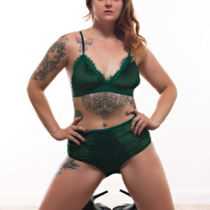 ronnie-gainer-emerald-green-boudoir-photo-shoot-bethany-ok