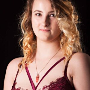 beautiful-head-shots-joey-renee-norman-maroon