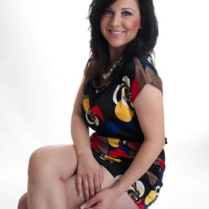 brenna-recipko-colorful-dress-brunette-stool-oklahoma-city-ok