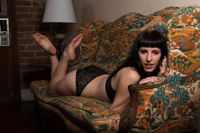 stella-luceat-vintage-sofa-hotel-shoot-new-orleans-la