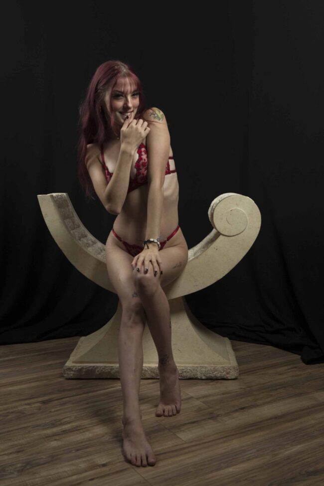 barbie-u-furniture-red-head-wooden-floor-black-maroon-shawnee-ok