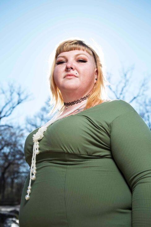 emelieghthemodel-green-outdoor-blonde