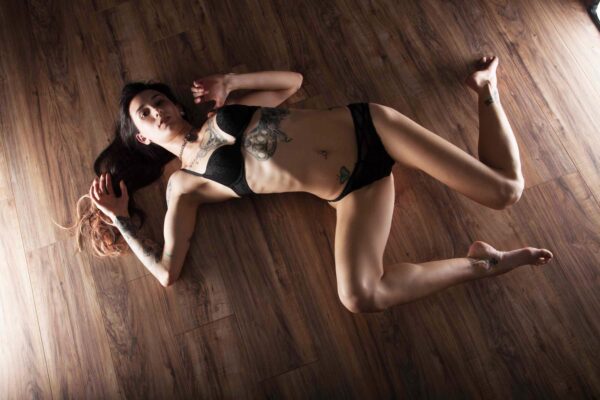 greasyrose-length-beauty-private-sessions-photography-floor-black-seminole-ok