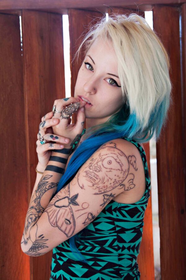 ryynagade-green-turquoise-blonde-blue-alternative-model-moore-ok