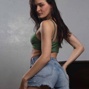 ayeonna-gabrielle-jeans-shorts-olive-green-top-portrait-photography-dallas-tx