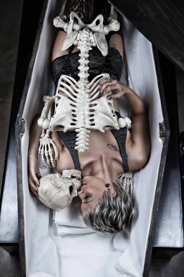 kel-bunn-casket-dreams-project-skeleton-bones-dark-art-photography-oklaoma-city-ok