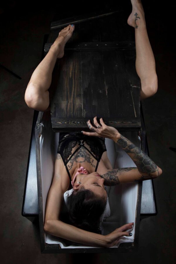 greasyrose-dark-themed-casket-shoot-seminole-ok