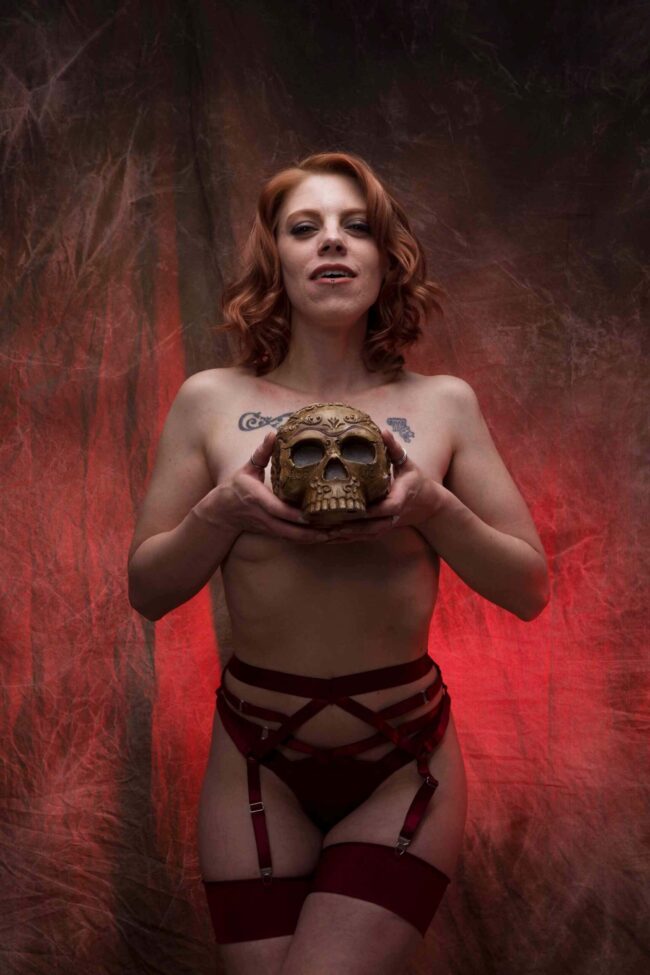 riann-nova-skull-bones-themed-photo-shoot-oklahoma-city-ok