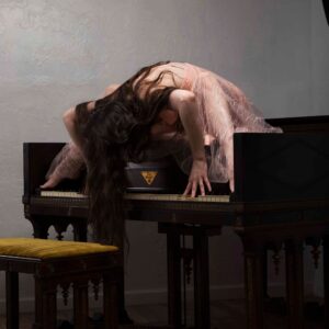 emily-curtis-baby-grand-piano-wicked-themed-photo-shoot-moore-ok