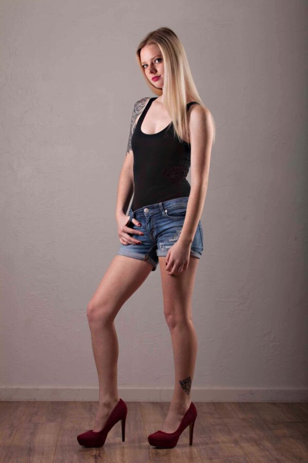 karli-mcghee-jean-shorts-body-suit-portrait-photo-oklahoma-city-ok