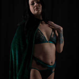 Lucy Greene emerald colored themed photographer Subtle Shades Photography