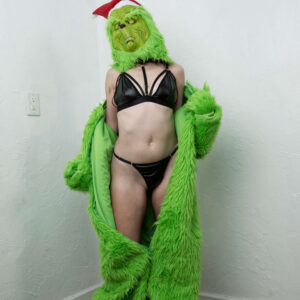 Cass cosplay grinch themed Christmas shoot Oklahoma City